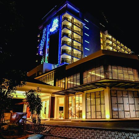 Illira Hotel Banyuwangi Banyuwangi  Exterior photo